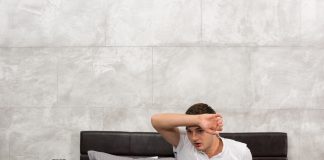 不停瞓覺出汗?可能你有「夜間盜汗」問題! 夜間盜汗