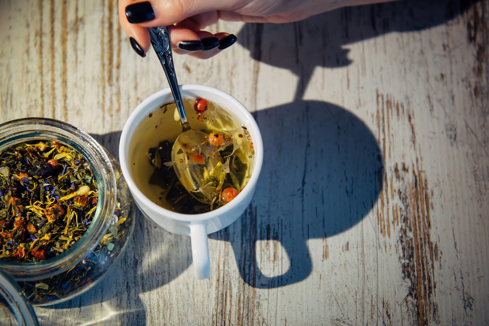 【涼茶種類】熱氣就要飲涼茶？細數你不知道的涼茶功效！