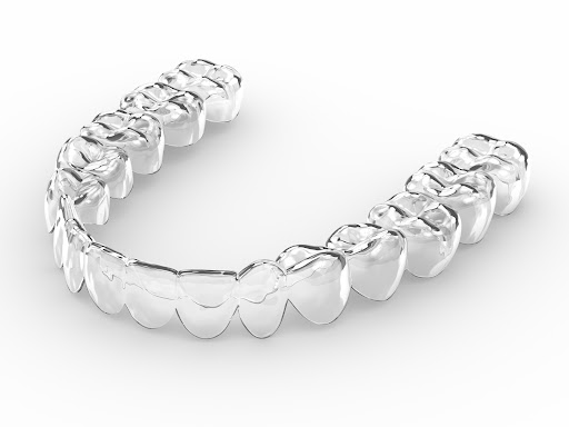 箍牙固定器種類：透明固定器