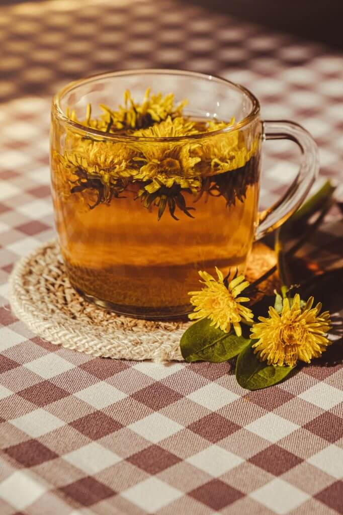 養肝茶飲夏枯草菊花茶