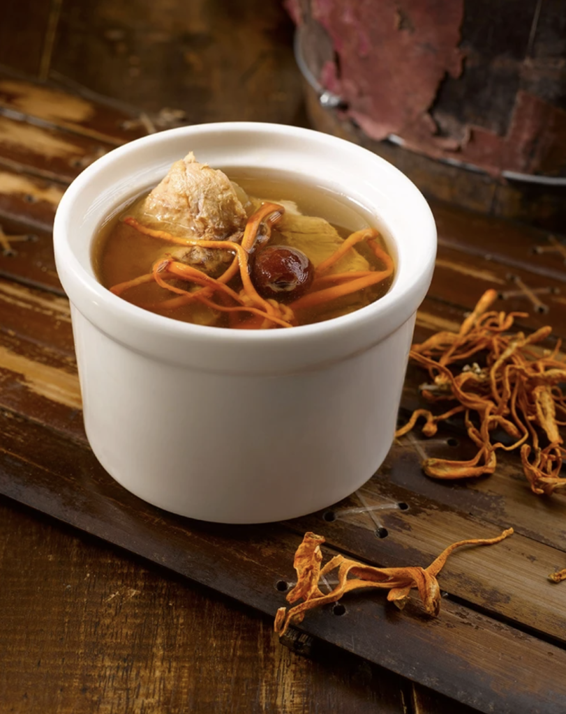 立冬湯水：蟲草花栗子雞湯